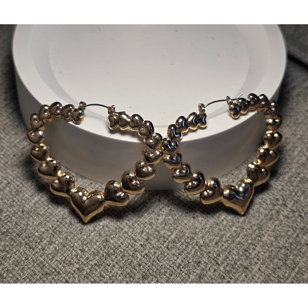 Gold Tone Heart Hoop Earrings Romantic Polished Latch Back Jewelry Womens 2 pair